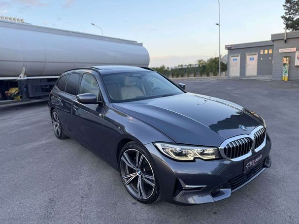 BMW 320d Touring xDrive 140 kW image number 1