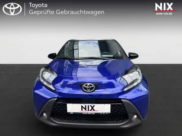 Car image 2