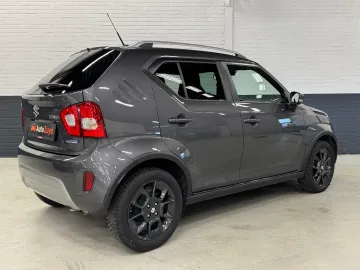 Car image 4
