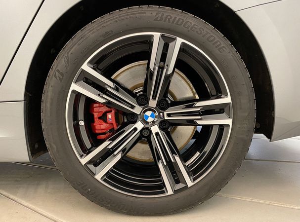 BMW 330i Touring M Sportpaket xDrive 180 kW image number 8