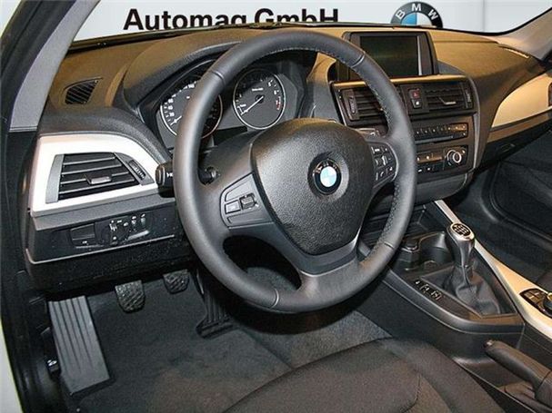 BMW 116i 100 kW image number 4