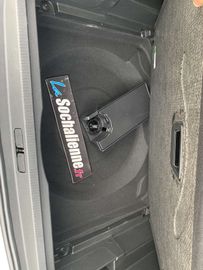 Car image 37