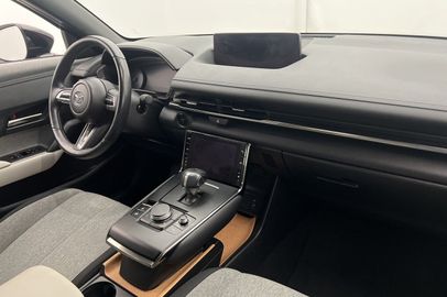 Car image 26