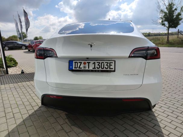 Tesla Model Y Long Range AWD 378 kW image number 5