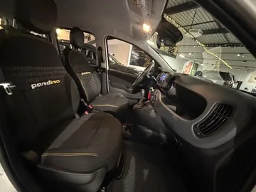Car image 12