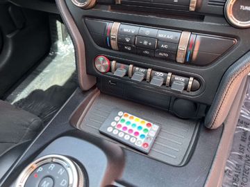 Car image 30