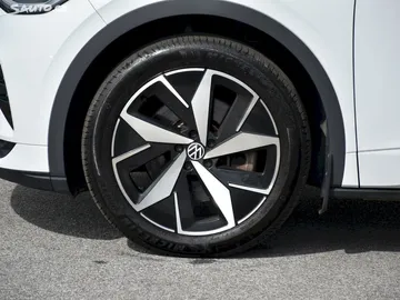 Car image 33