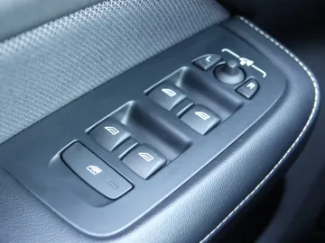 Car image 39