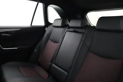 Car image 23