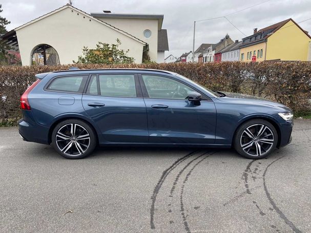 Volvo V60 T8 R Design AWD 288 kW image number 4