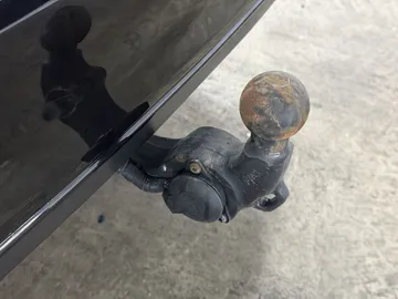 Car image 27