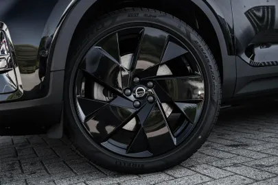 Car image 35