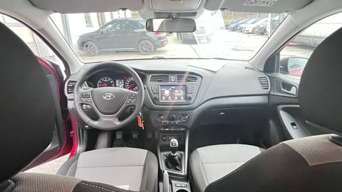 Car image 11