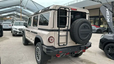 Car image 5