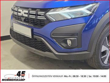 Car image 17