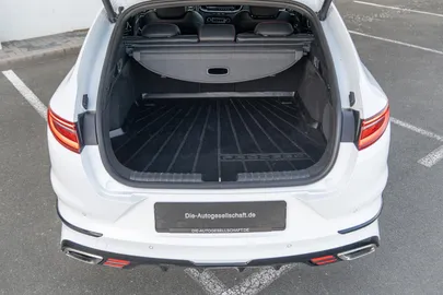 Car image 40