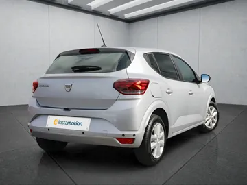 Car image 2