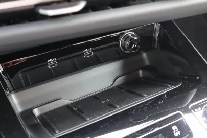 Car image 50