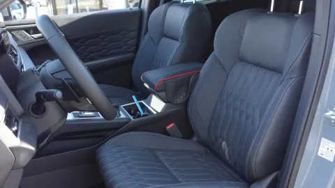 Car image 27
