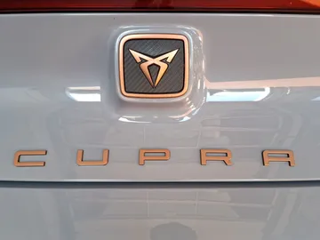 Car image 25
