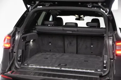 Car image 46