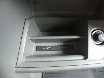 Car image 30