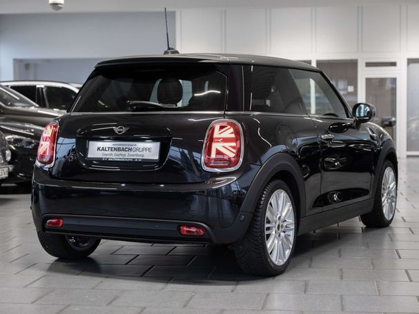 Mini Cooper SE Mini Yours Trim 135 kW image number 2