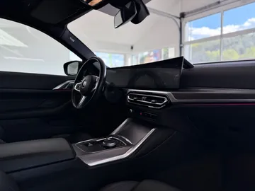 Car image 26