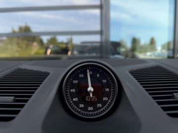 Car image 27