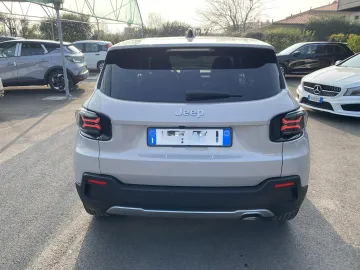 Car image 28