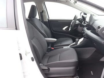 Car image 30