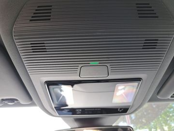 Car image 28