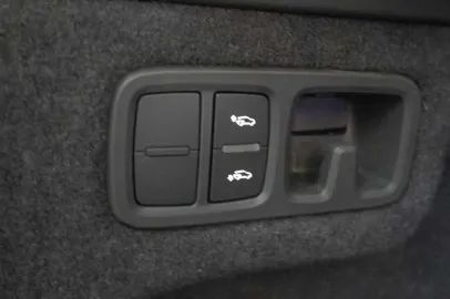 Car image 42
