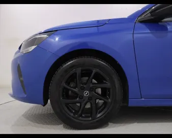 Car image 16