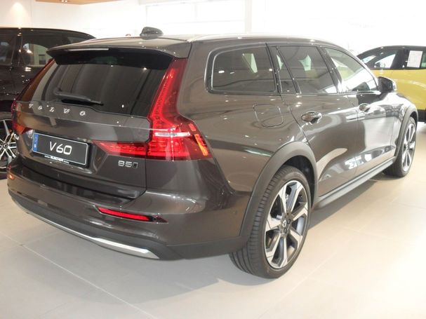 Volvo V60 Cross Country AWD B5 184 kW image number 4