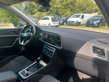 Car image 34
