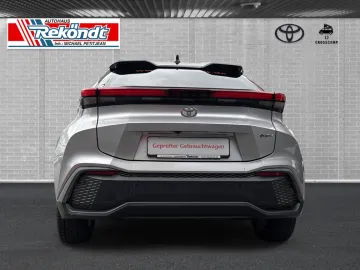 Car image 4