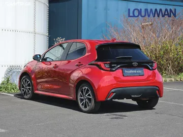 Car image 19
