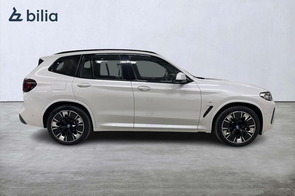 BMW iX3 210 kW image number 16