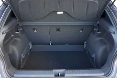 Car image 40