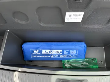 Car image 27