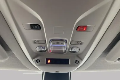 Car image 34