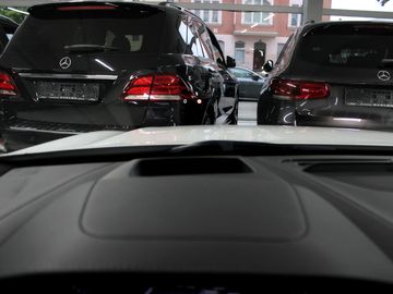 Car image 39