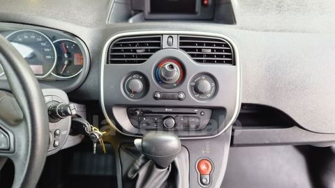 Car image 40