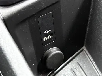 Car image 39