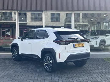 Car image 32