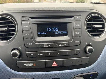Car image 16