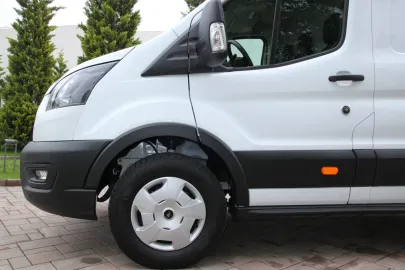 Car image 40