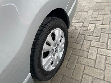 Car image 27