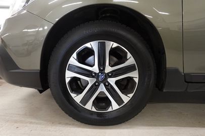 Car image 30